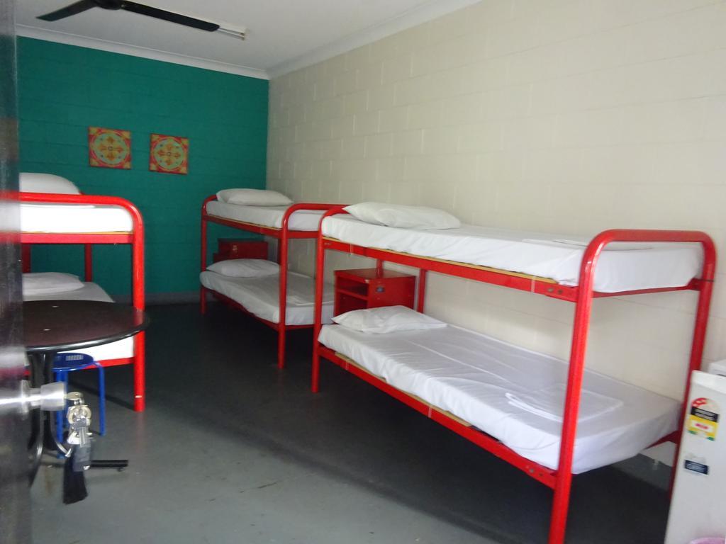 Adventurers Backpackers Hostel Τάουνσβιλ Δωμάτιο φωτογραφία